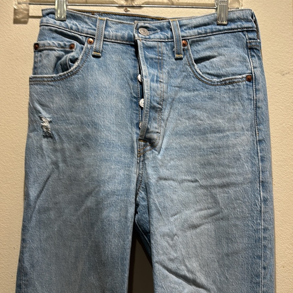 Levi's Women's  Distressed Light Blue Straight Jeans - Picture 2 of 9